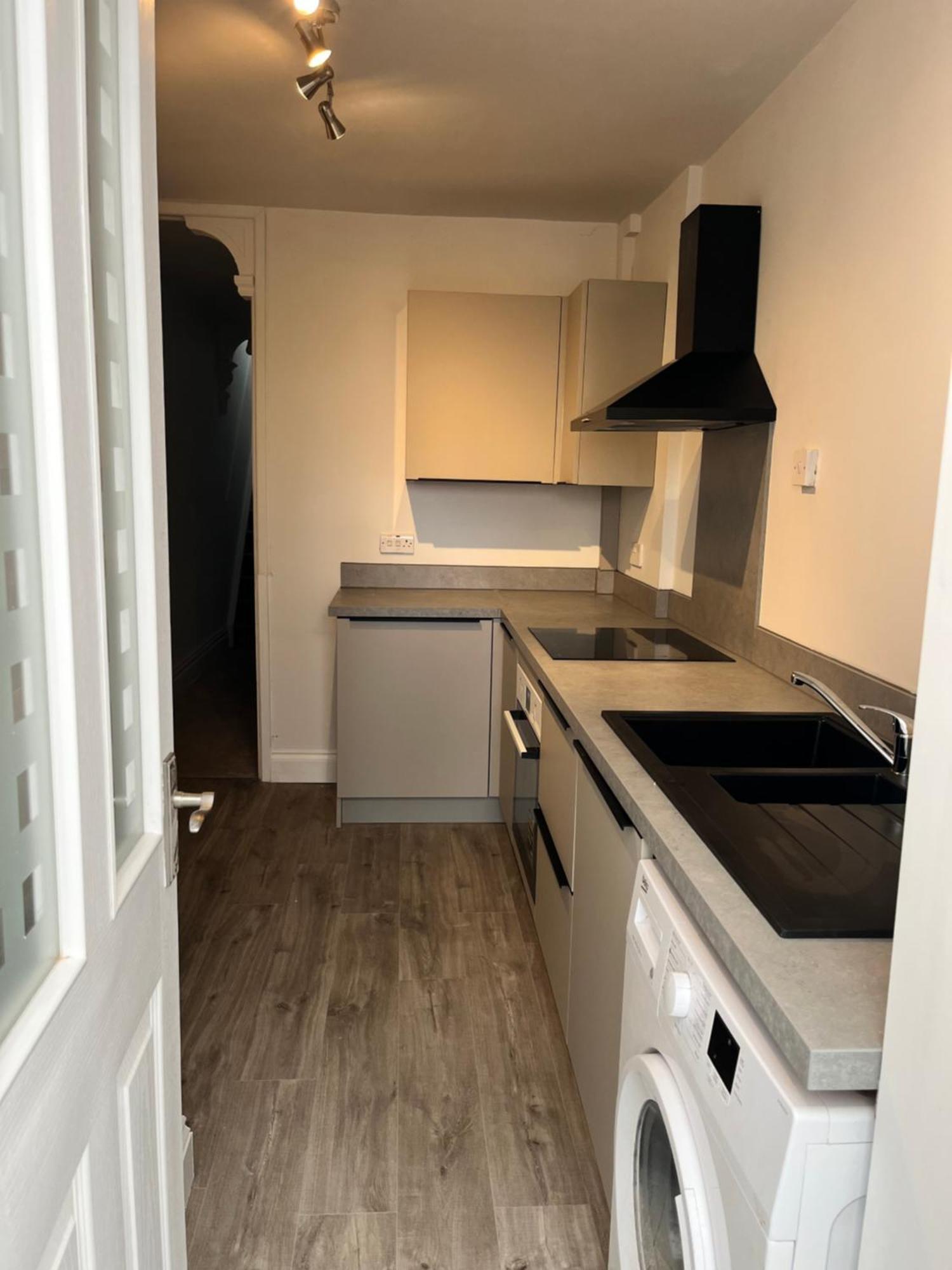 Southsea Homestays - Three Bedroom Home, Sleeps 8 - With Garden & Hot Tub Portsmouth Esterno foto